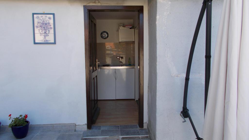 Guest House Accommodation Rupine Premantura Zimmer foto