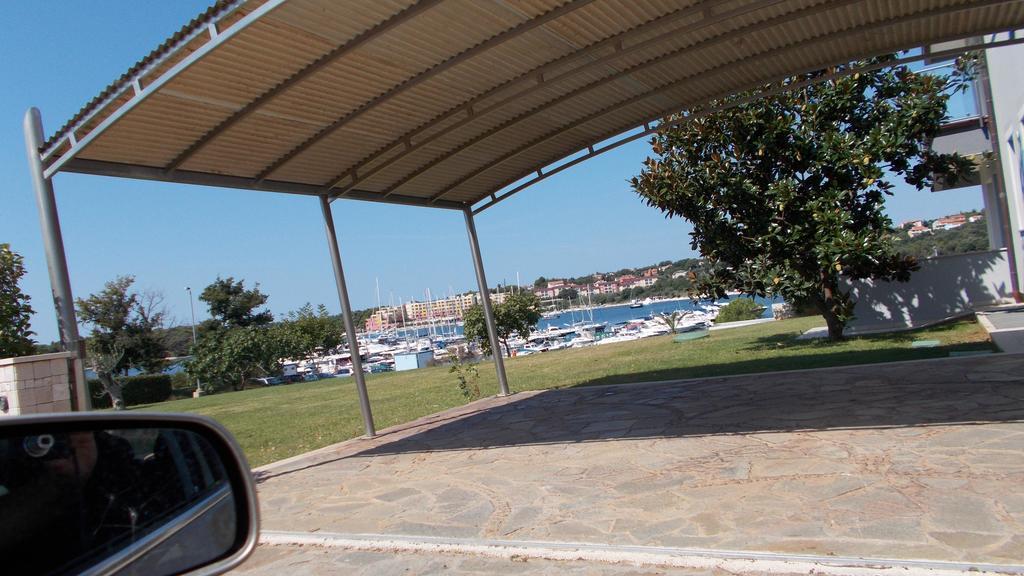 Guest House Accommodation Rupine Premantura Exterior foto
